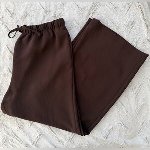 Aritzia Wilfred The Lodge Pant, Crepette 
(Tailored to 28.5” inseam!)
